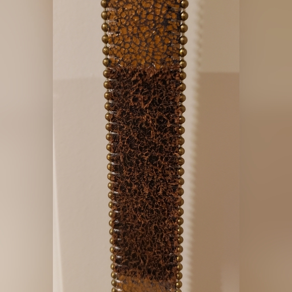 NWOT LEATHER TAPESTRY BELT GOLD TONE BUCKLE. - Picture 3 of 6